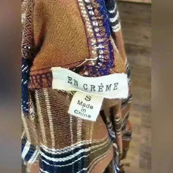 En Creme Blanket Style Fringe Trim Wraparound - Picture 2 of 6